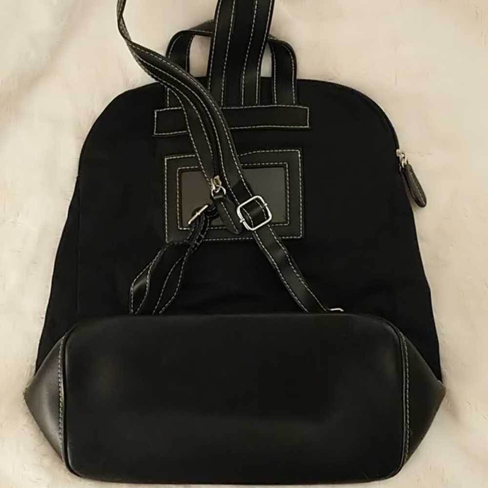 Small Backpack - Picture 2 of 9